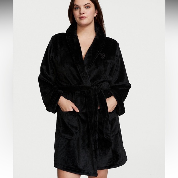 Sexy cozy plush robe Victoria’s Secret size XL🖤🤍✨💌❤️💕💋